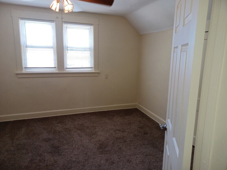 More Photos Of , Bedford Specialty For Sale