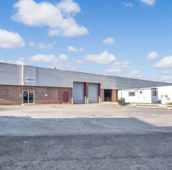 Primary Photo Of 95 Inip Dr, Inwood Warehouse For Lease