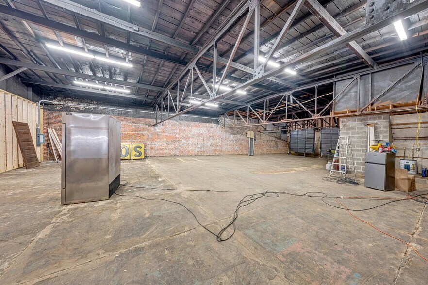 More Photos Of 227 Cedar Ave, South Pittsburg Freestanding For Sale