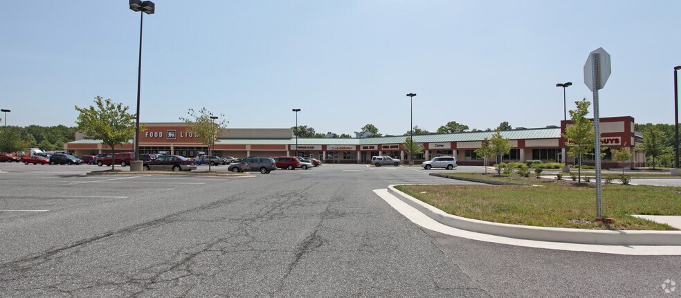 More Photos Of 1543-1565 Hyde Park Rd, Essex Unknown For Lease