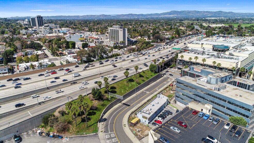 More Photos Of , Sherman Oaks General Retail For Sale