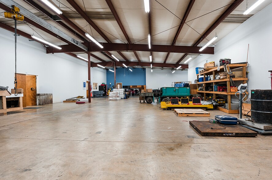 More Photos Of 120 Landmark Dr, Greensboro Warehouse For Lease