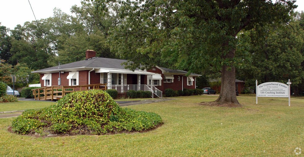 Primary Photo Of 1934 N Pleasantburg Dr, Greenville Medical For Lease