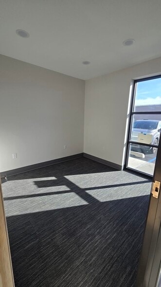 More Photos Of 21 N Skipworth Rd, Spokane Valley Showroom For Sale