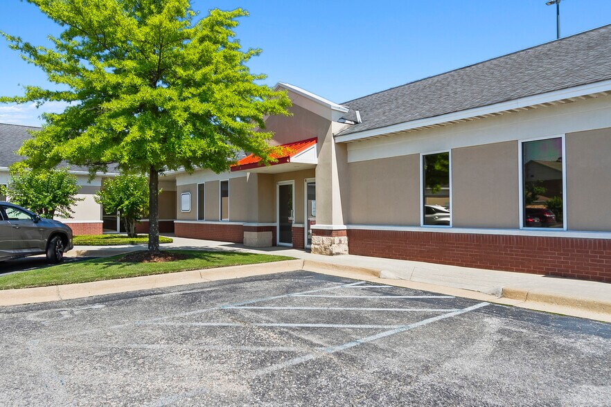More Photos Of 2002 McFarland Blvd E, Tuscaloosa Office For Lease
