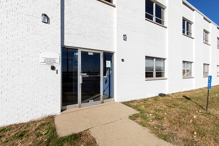 More Photos Of 770 Larsen Ln, Bensenville Unknown For Lease
