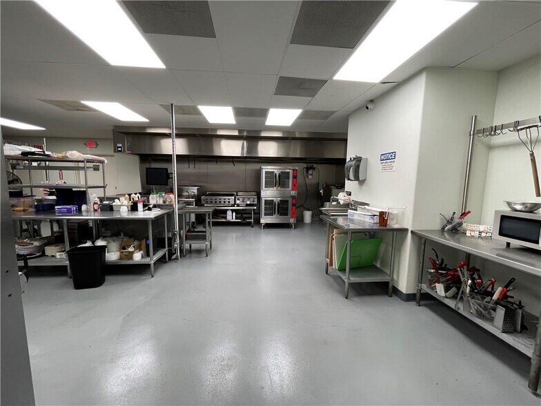 More Photos Of 1002 Victoria, Refugio Restaurant For Sale