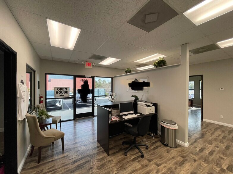 More Photos Of 215 E Warm Springs Rd, Las Vegas Office For Lease
