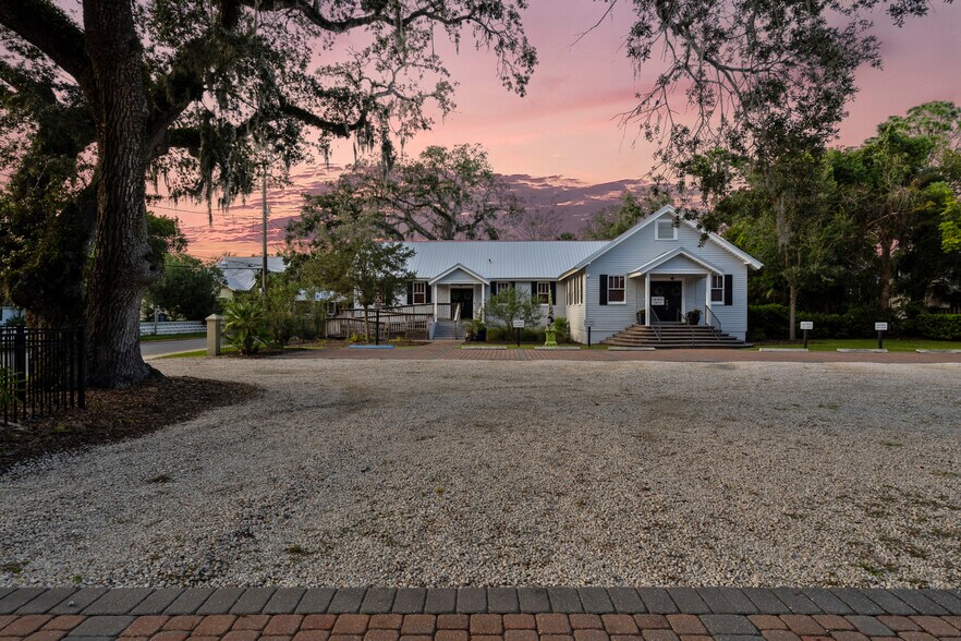 More Photos Of 19 Riberia St, Saint Augustine Office For Sale