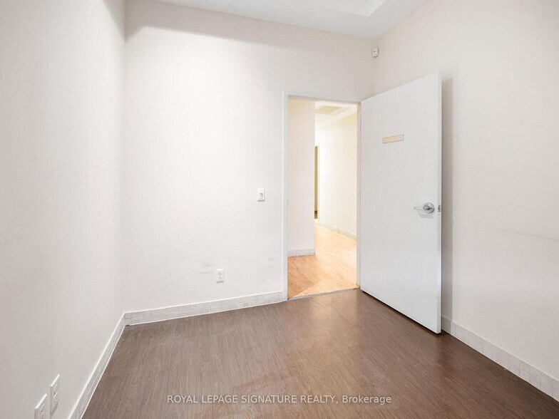 More Photos Of 1560 Queen St W, Toronto Storefront Retail Office For Lease