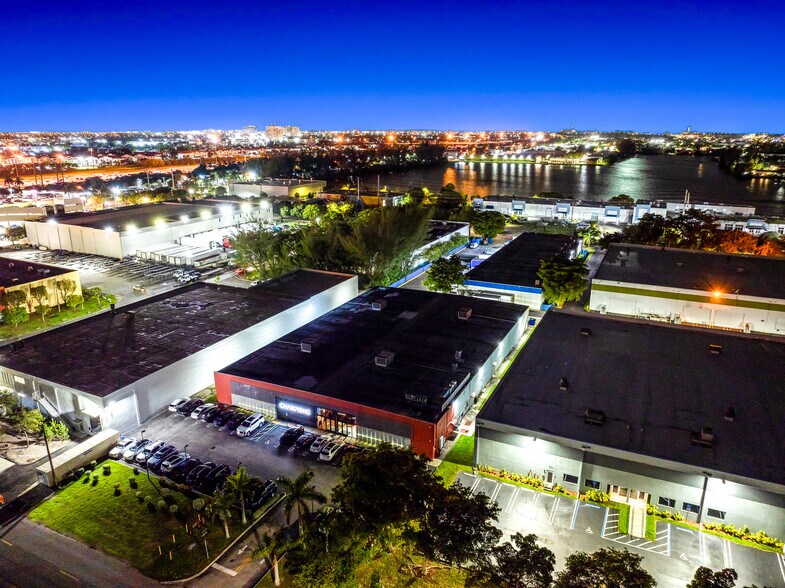 More Photos Of 1360 NW 88th Ave, Doral Bar For Sale