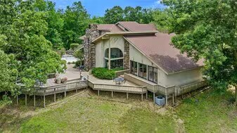 More Photos Of 1051 Peterson Dr, Decatur Specialty For Sale