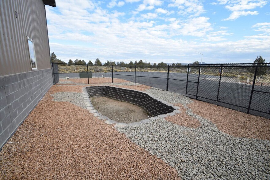 More Photos Of 1051 SW Layton Ct, Prineville Warehouse For Sale