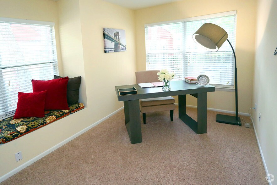 More Photos Of 3001 Reflections Way, Virginia Beach Apartments For Sale