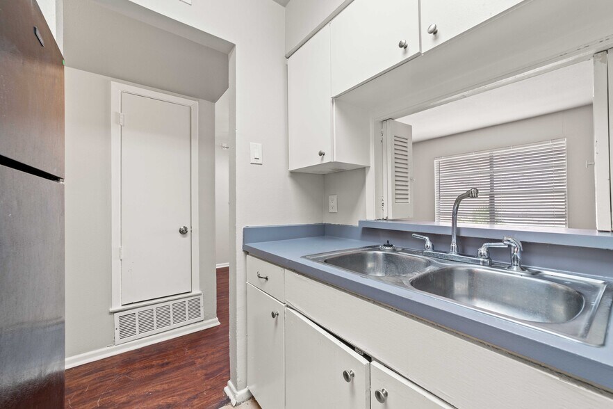 More Photos Of 2222 Vance Jackson Rd, San Antonio Apartments For Sale