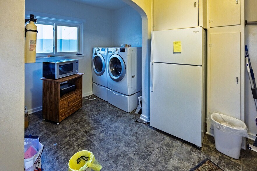 More Photos Of 404 10th St, Wheatland Apartments For Sale