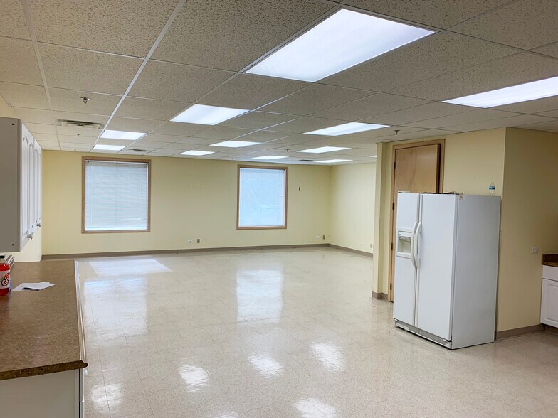 More Photos Of 28457 Ballard Dr, Lake Forest Light Manufacturing For Lease