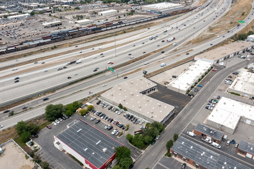 More Photos Of 7050 S 400 W, Midvale Showroom For Lease