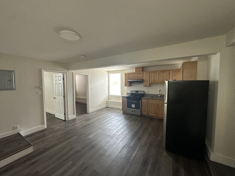 More Photos Of 537 Chester St, Oakland Apartments For Sale