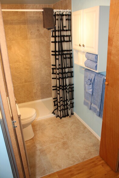 More Photos Of 2223 Guinotte Ave, Kansas City Warehouse For Sale