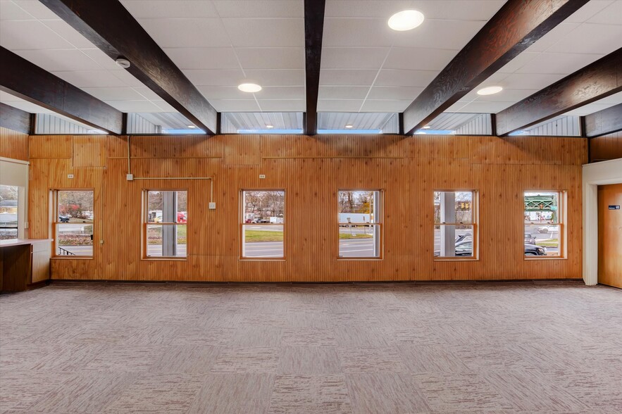 More Photos Of 100 Old York Rd, New Cumberland Storefront Retail Office For Lease