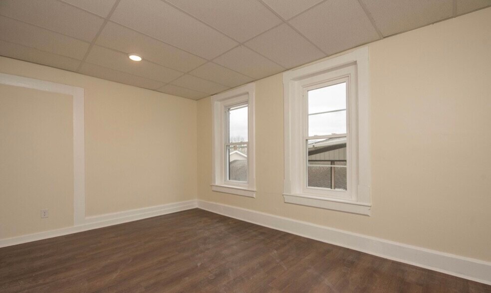 More Photos Of 16-20 E Main St, Plymouth Storefront Retail Residential For Sale