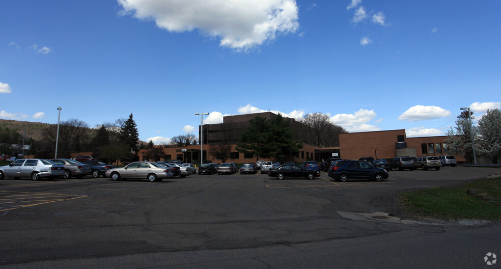 Primary Photo Of 1010 Perimeter Rd W, Endicott Office For Lease