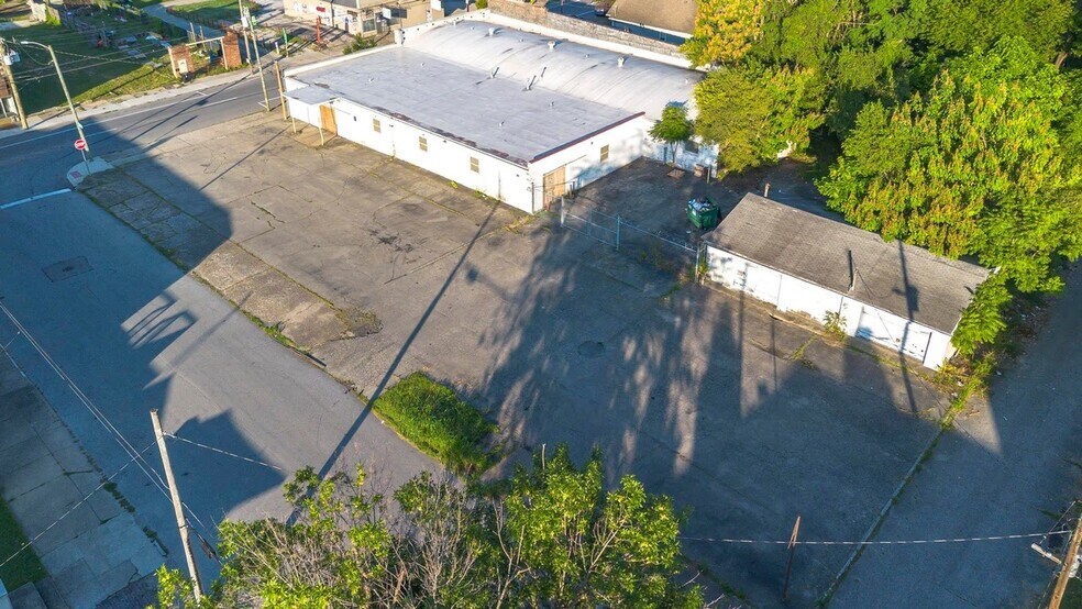 More Photos Of 2611 Portland Ave, Louisville Light Manufacturing For Sale