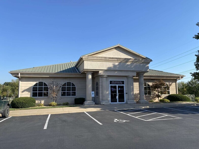 More Photos Of 909 E Republic Rd, Springfield Office For Lease