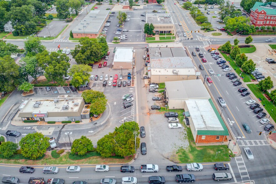 More Photos Of 115 W Court House Sq, Cumming Medical For Sale