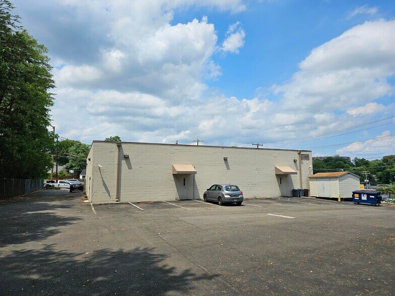 More Photos Of 6201 Richmond Hwy, Alexandria Freestanding For Lease