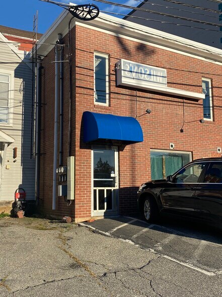 More Photos Of 114 Front St, Bath Storefront For Lease