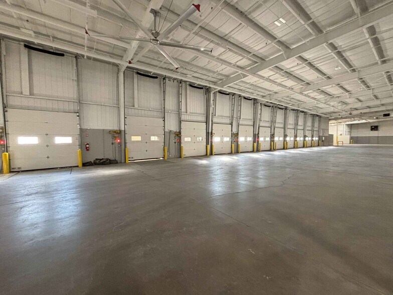 More Photos Of 423 Southgate Ct SW, Cedar Rapids Manufacturing For Lease