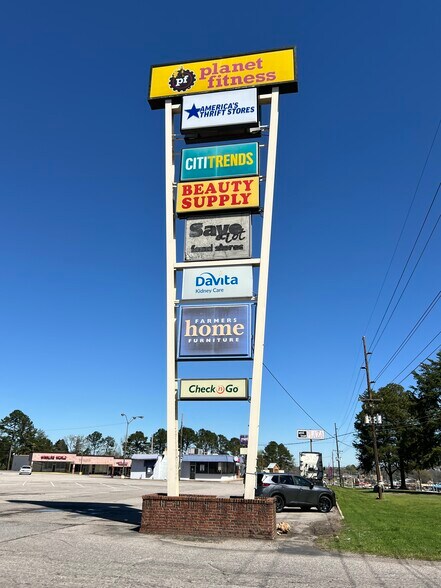 More Photos Of 500-560 West Town Plz, Bessemer Unknown For Lease