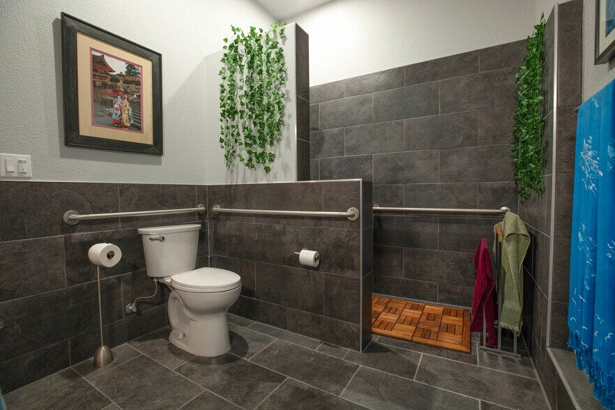 More Photos Of 106 W J St, Benicia Office For Sale