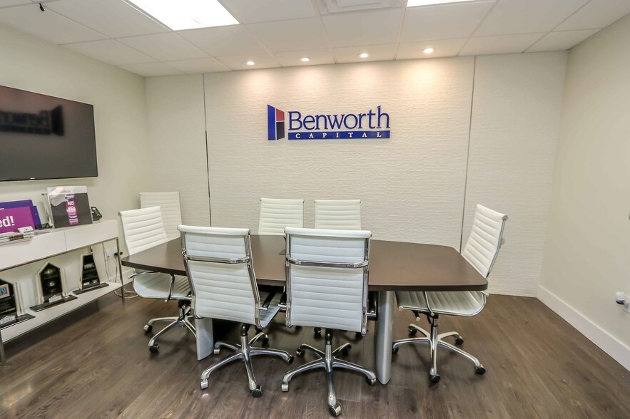 More Photos Of 7000 SW 97th Ave, Miami Office For Sale