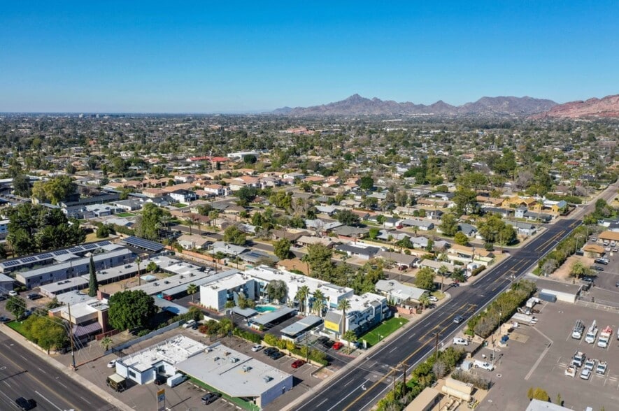 More Photos Of 2930 N 52nd St, Phoenix Apartments For Sale
