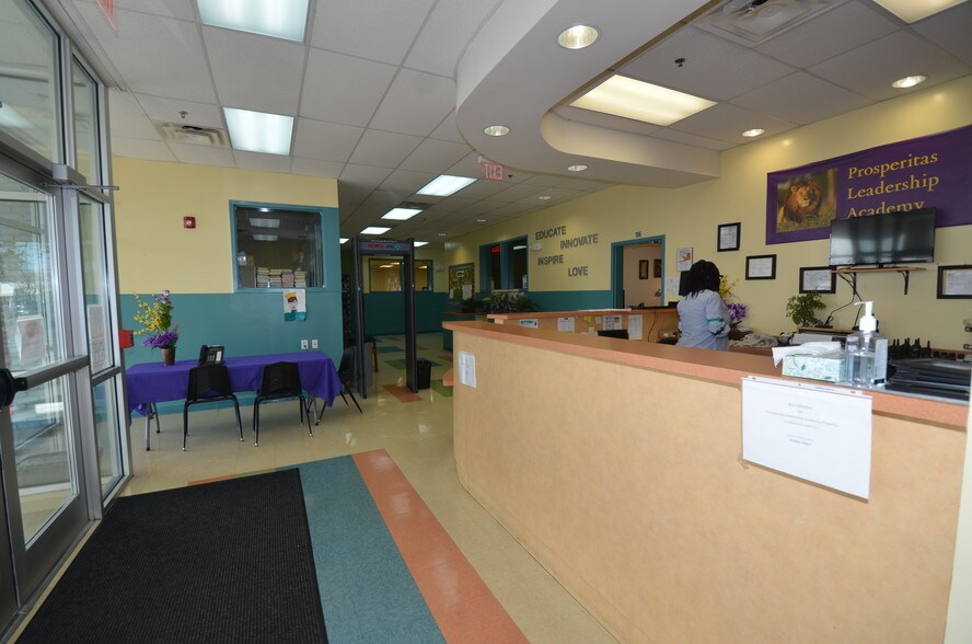 More Photos Of 4502-4670 S Orange Blossom Trl, Orlando Unknown For Lease