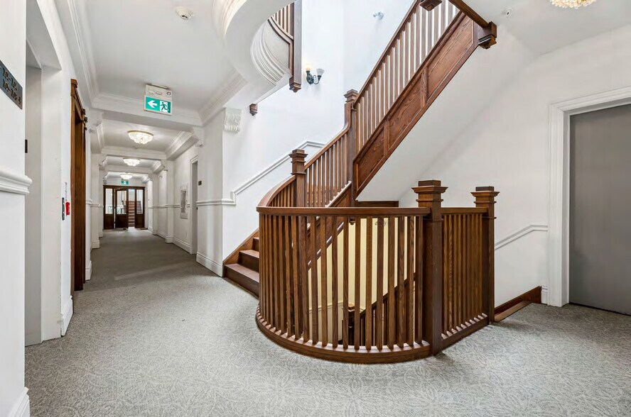 More Photos Of 27 Bold St, Hamilton Apartments For Sale