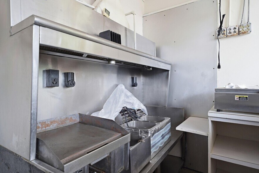 More Photos Of 415 S John St, Goldsboro Restaurant For Sale