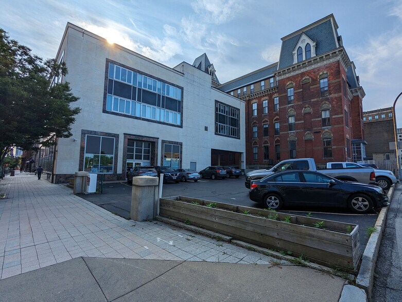 More Photos Of 47 W Main St, Rochester Office Residential For Lease