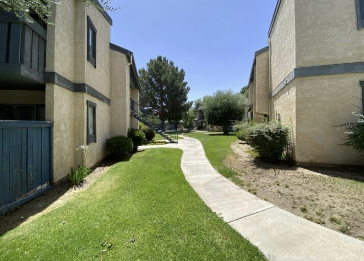 More Photos Of 1210-1340 Meadow View Ln, Lancaster Apartments For Sale