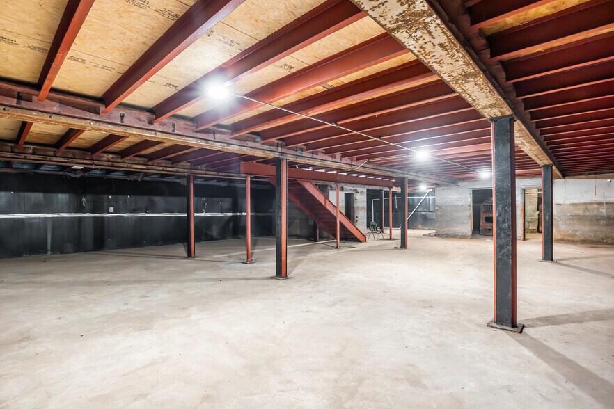 More Photos Of 1427 Hull St, Richmond Storefront For Lease