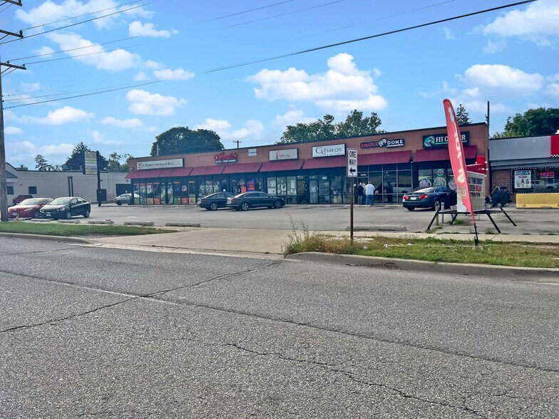 More Photos Of 109-119 W Grand Ave, Melrose Park Freestanding For Sale