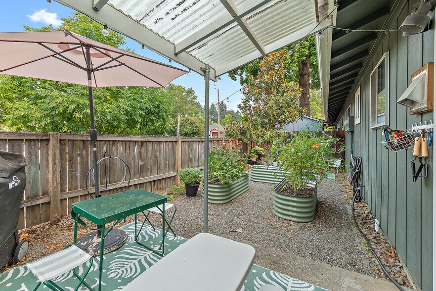 More Photos Of 806 SE Nehalem St, Portland Apartments For Sale