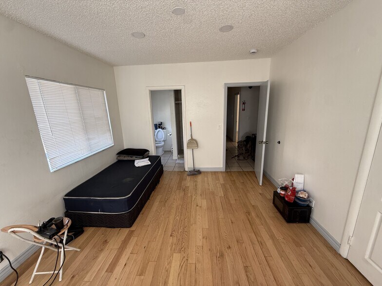 More Photos Of 8930 S Vermont Ave, Los Angeles Daycare Center For Sale