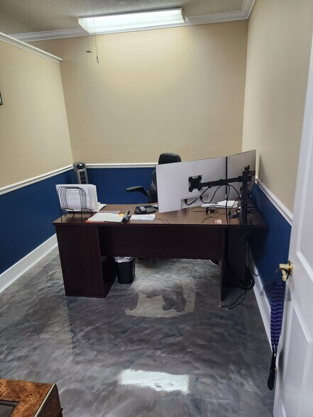 More Photos Of 2105 Drew St, Clearwater Office For Sale