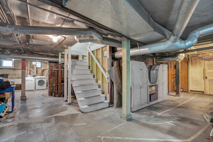 More Photos Of 1626 SE Alder St, Portland Apartments For Sale