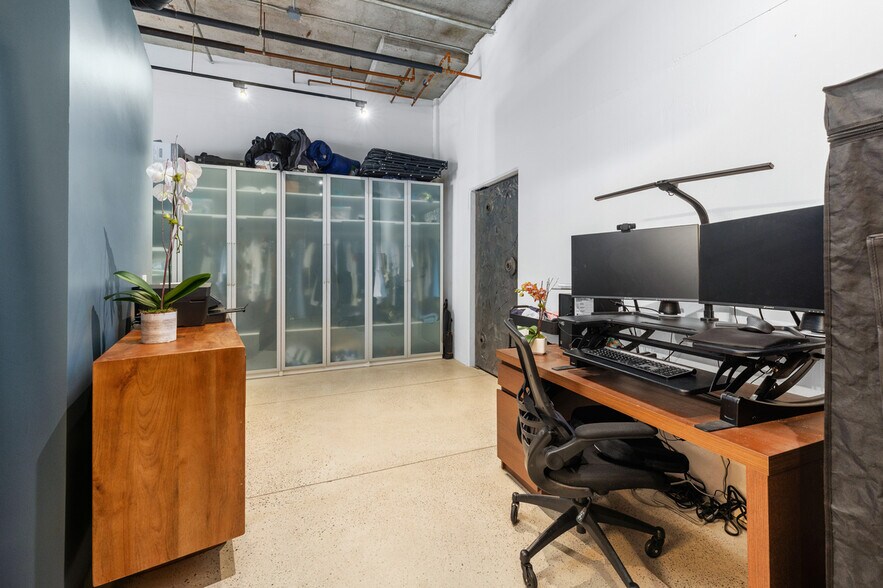 More Photos Of 3940 7th Ave, San Diego Office For Sale