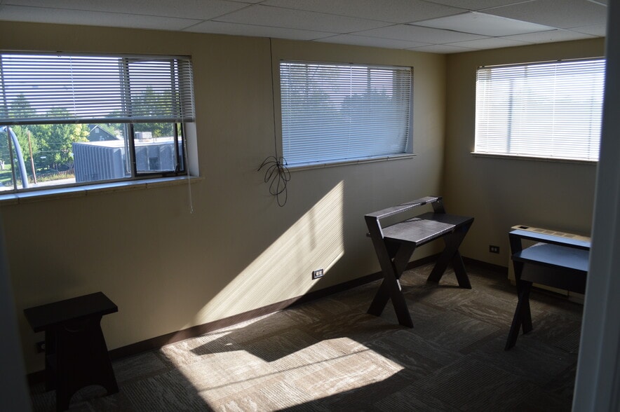 More Photos Of 1100 W Littleton Blvd, Littleton Loft Creative Space For Sale
